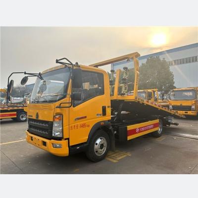 China Road Rescue HOWO 5 Ton Wrecker Tow Truck 5.6M Length Wrecker Truck Road Platform Bed Roll for sale