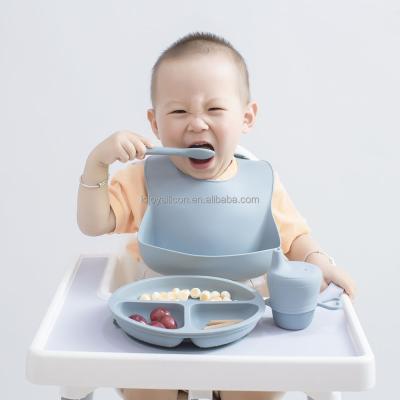 China Customized Viable Logo Stick Non Folding Anti Slip Food Grade Kids Chair Tray Mat Baby Product Eco-friendly Silicone Baby Mat for sale