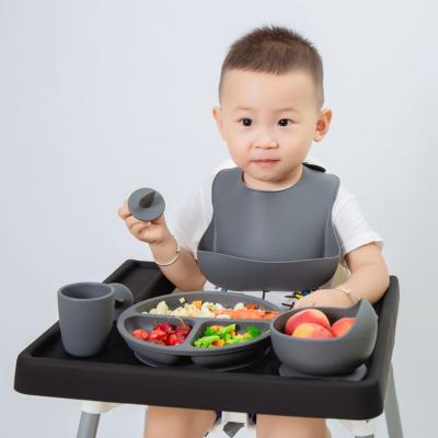 China 100% Food Grade Silicone Rubber Factory Wholesale Liquid Silicone Baby Table Place Mats Referee Chair Directly Feeding Set for sale