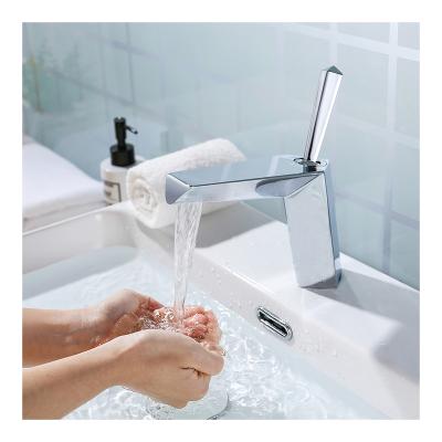 China Diamond Hot And Cold Water Luxury Elegant Single Handle Mixer Taps Ceramic Balancer Cartridge Bathroom Basin Sink Faucet for sale