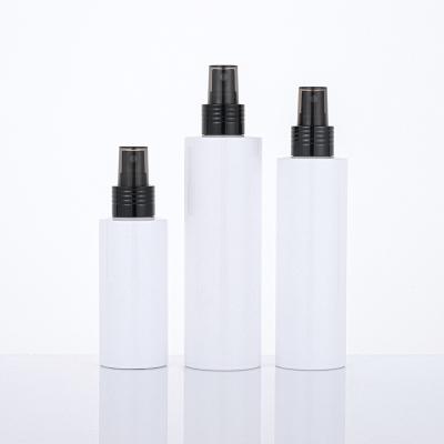 China 100ml 150ml 200ml PET Shoulder Spray Mist Spray Bottle Luxury White Flat Fine Pure Spray Bottle Cosmetic Packaging Bottles for sale