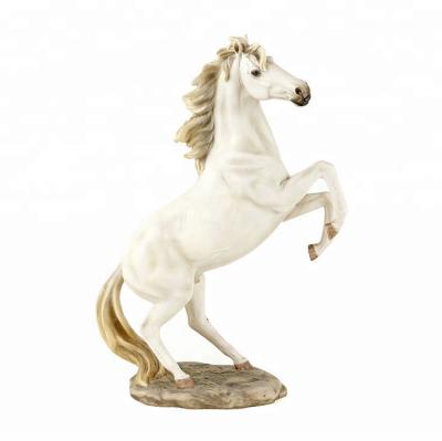 China 2018 Modern New Design Animal Sculpture Resin Horse Decoration For Office Decor for sale