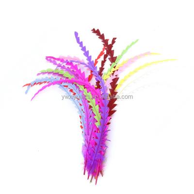 China Carnival Millinery Supplies 30-35 cm Zigzag Feathers for Millinery Feathers for Hat Making for sale