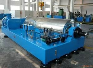 China Horizontal Centrifugal Decanter Centrifuges 2 / 3 Phase For Industrial Waste Water Treatment for sale