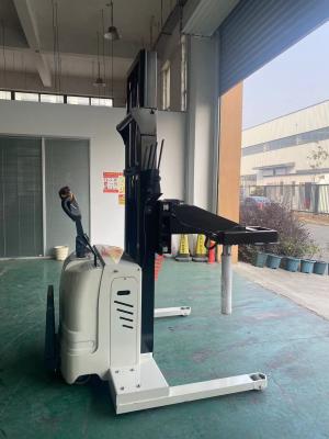 China 1000kg Reel Handling Mobile Hydraulic Film Roller Electric Battery Reel Lifter for sale