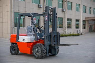 China 2.5 Tonnen 3 Tonnen Diesel-Forklift-Lkw-Handling-Lager-Forklift-Vierräder mit Seitenschaltvorrichtung zu verkaufen