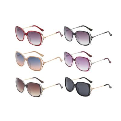 China 2021 Popular Comfort Ladies UV Sunglasses Fashionable Women UV 400 Shape Sunglasses for sale