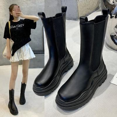 China Luxury Thick Unique Boots Chunky Ladies Winter Shoes Female Chelsea Boots Fashion Deodorization Women's Boots Ankle Platform New for sale