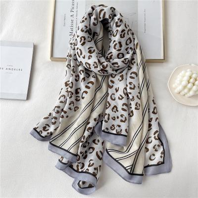 China 2021 Squishy New Arrive Cotton Canvas Scarf For Women Leopard Print Fashion Autumn Winter Lightweight Scarves Shawl Wraps for sale