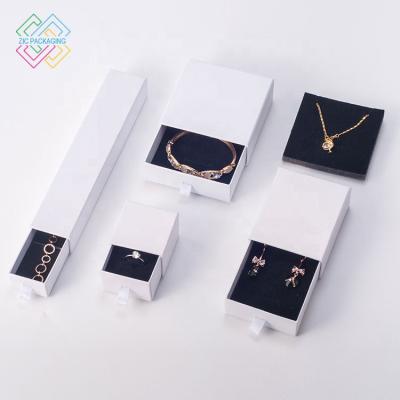 China Recycled Materials Custom Logo Printed Luxury Paper Jewelry Packaging for sale