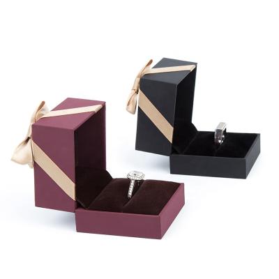 China Recycled Materials Wholesale Custom Jewelry Box Luxury Cardboard Specialty Paper Necklace Durable Gift Box Packaging With Ribbon for sale