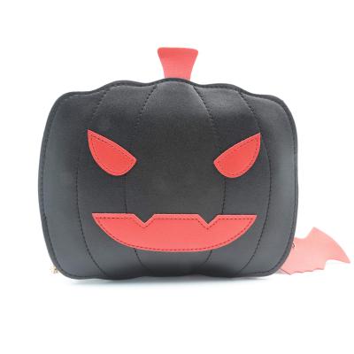 China 100% Eco-friendly Bat Ornament Fashion PU Clip For Women Girl Halloween Pumpkin Shoulder Bag for sale