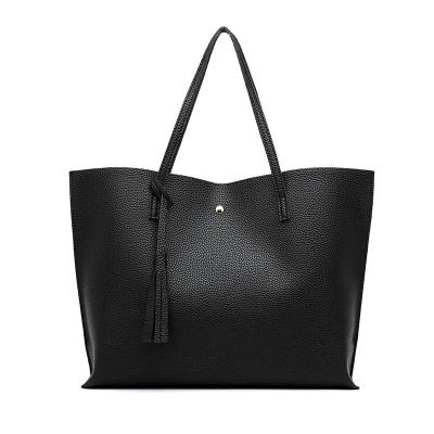 China Large Capacity The Best Designer Tote Shoulder Bag Big Capacity Soft Faux Leather Tassel Handbag Women Handbags for sale