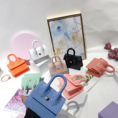 China Newest Cute Fashinable Small Jelly Handbag Kids Fashion PVC Chained Cross - Women Jelly Shoulder Mini Body Purse for sale