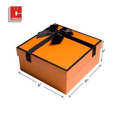 China Custom Factory Price Recyclable Logo Box Take-off Lid Shoulder Neck Lid Package and Christmas Low Boxes Gift for sale