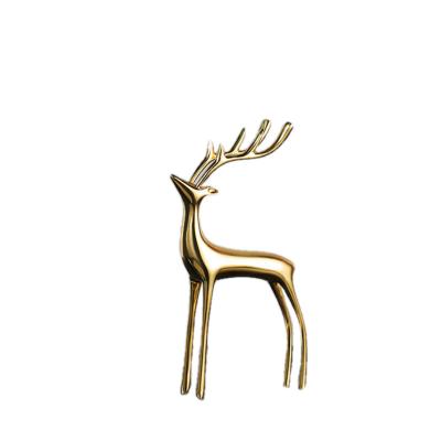 China Hot Selling Europe Beautiful Living Room Decorations Deer Brass Crafts Counters Office Decorations for sale