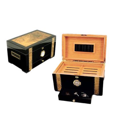 China High End Customization Gift Humidor Perfect Outdoor Handling Handmade Box for sale