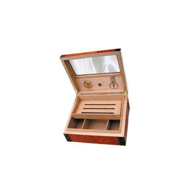 China Eco-friendly Wooden Cigar Humidor Box Presentation Cigar Lacquer Desktop Humidor for sale