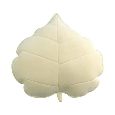 China Amazon PORTABLE European hot selling single pillow 3D simulation leaf tile home bedroom sofa car decoration flower decoration for sale