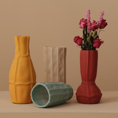 China Tropical Nordic European decorative matte porcelain table top ornaments hotel style ceramic vases for flower for sale