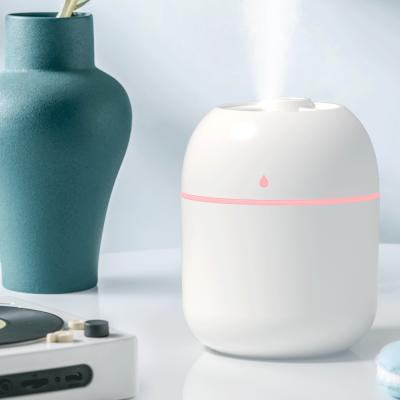 China Good Quality 220ml Mist USB Air Humidifiers Ultrasonic Humidifier Cool Nebulizer Car Humidifier for sale