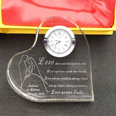 China Europe Crystal Heart Shaped Wedding Favor, Wedding Gift for Guest Stand Glass Clock for sale