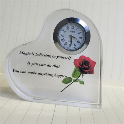 China Europe Crystal Glass Cube Desktop Heart Shaped For Wedding Gift Crystal Glass Clock Gift For Birthday for sale