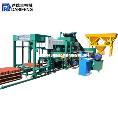 China QT4-18 hydraulic press block making machine automatic clay soil block making machine en venta