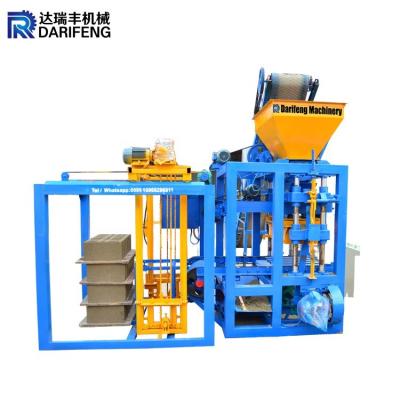 China QT4-26 semi automatic machines hollow cement brick making machine in dubai for sale à venda