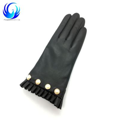 China 2019 Wholesale Fashion Ladies Touch Screen Sheepskin 100% Leather Gloves With Beads for sale