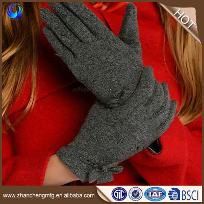 China Very Soft And Warm Elegant Winter Warm 100% Wool Handmade Ladies Gloves for sale