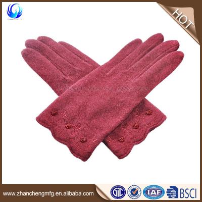 China Women Winter Pink Very Soft And Warm 100% Wool Stylish Cheap Gloves With Beads for sale