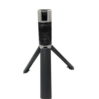 China Portable Flexible High Quality P70 Aluminum Alloy Telescoping Wireless Mini Live Broadcast Selfie Stick Phone Holder Smart Monopod Stabilizer for sale