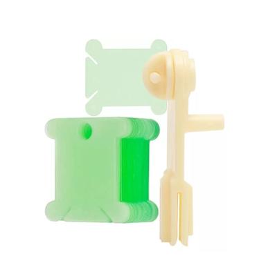 China MCXB-17 100Pcs Convenient Green Plastic Bobbin Clip Wire Sewing Thread Spool Accessories Plastic Floss Spool Set for sale