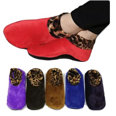 China Sporty Women's Winter Warm Gripper Socks Non Slip 2pk 3pk Leopard Soft Thermal Socks for sale