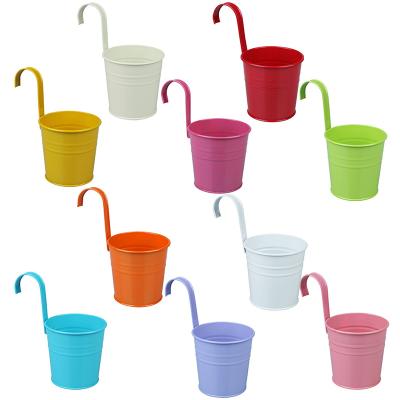 China Detachable Hook 10 Pcs Pack Hot Sale Candy Color Flower Racks Iron Flower Pot Hanging Basket For Garden Decorations for sale