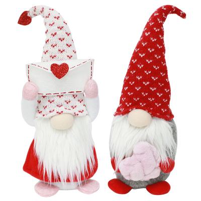 China Hot Cute Hold Heart Seller 1 Pcs Valentines Day Mr & Mrs Doll Valentine Gnomes Gifts Handmade Scandinavian Tomte for sale