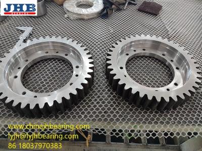 Cina Big pinion matched slewing bearing 420*230*77mm 40pcs teeth in vendita