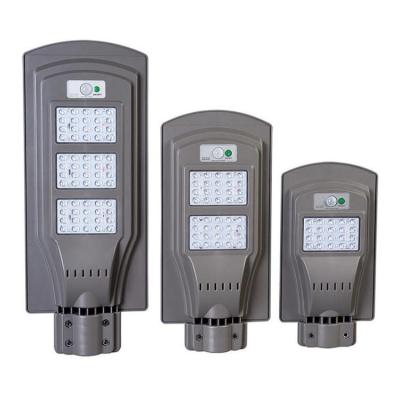 Chine L'intense luminosité et le long temps de travail IP65 imperméabilisent tous en un CE solaire RoHS du réverbère 20W40W 60W à vendre