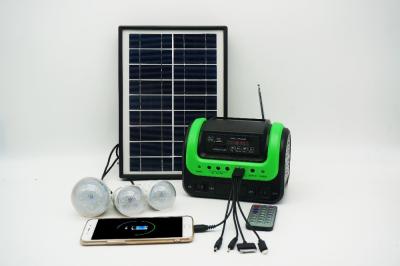 China Hogar solar ligero solar casero solar del sistema de iluminación del sistema 5w Kit With Lead Acid Battery y SL0603 que acampa en venta