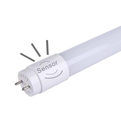 Chine Tube du détective LED de mouvement de la micro-onde T8 avec le tube de l'éclairage de secours LED de rayon de capteur, T8 avec la batterie interne et conducteur à vendre