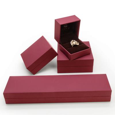 China Luxury Packaging Wholesale Custom Red Jewelry Gift Necklace Earring Ring Bracelet Box Packaging For Jewelry for sale