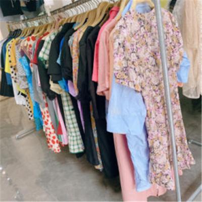 China Casual Mixed Balls Price Cheap Used Clothes Pack Vintage Girls Casual Dress Fashion Design Second Hand Wholesale Clothes for sale