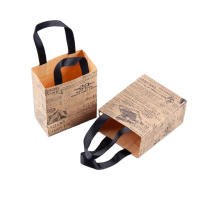 China Logo Printing Cute Small Gift Custom Recyclable Packaging Art Paper Bag for sale