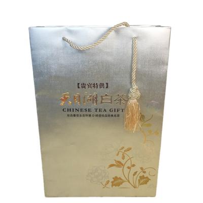 China Recyclable Wholesale Custom Logo Printed Silver Aluminum Foil Shopping Gift Paper Bag With Hot Stamping for sale