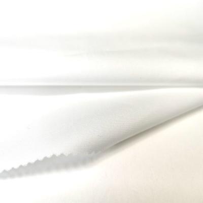 China Shrink-Resistant Factory Hot Sales Wholesale 115GSM 100% Cotton Poplin Fabric Shirt White Cotton Fabric 100% Cotton for sale