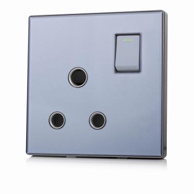 China Borderless Wall Socket Tempered Glass Socket 250V New Convenient Glass Panel Design Switch Socket Glass 86mm UK Model 16a Toughened British Wall Socket Glass for sale