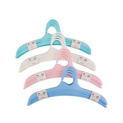 China Wholesale CLASSIC Economy Multifunctional Hook Hangers Plastic Adult Non-slip Coat Hanger for sale