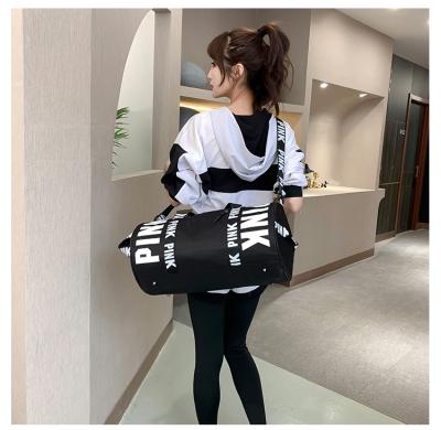 China Fashion Large Capacity Women Travel Bag Waterproof Fleece Overnight Bag Men Sequin Pink Duffel Bag for sale