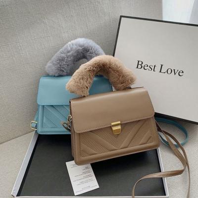 China Fashion Plush Handbag Leather Bag High Quality Fashionable Women Girls Handbags Women Purse 2021 Purse for sale